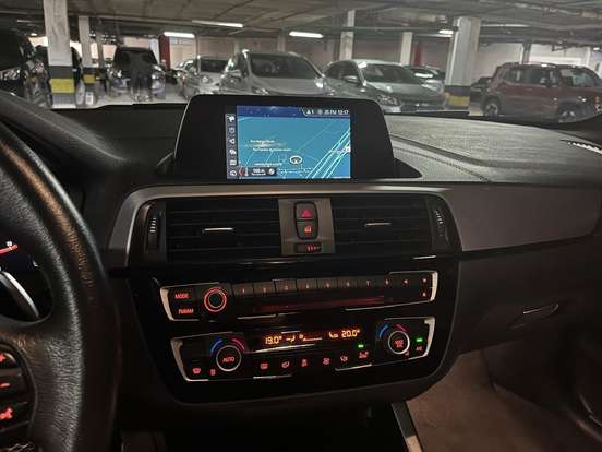 BMW-120i-2018