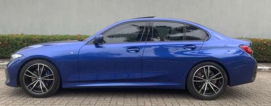 BMW-320i-2022
