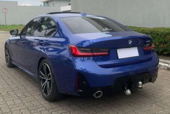 BMW-320i-2022