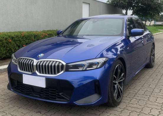 BMW-320i-2022