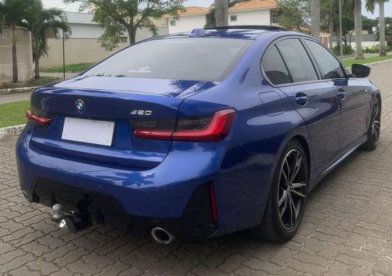 BMW-320i-2022