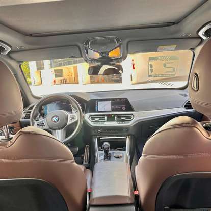 BMW-330e-2020