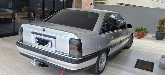 CHEVROLET-OMEGA-1993