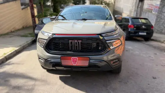 FIAT TORO 2.0 16V TURBO DIESEL ULTRA 4WD AT9 FIAT TORO 2.0 16V TURBO DIESEL ULTRA 4WD AT9