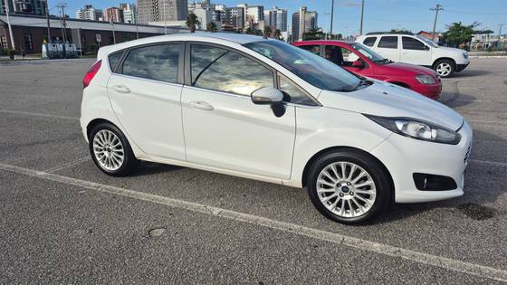 FORD FIESTA 1.6 TITANIUM HATCH 16V FLEX 4P POWERSHIFT