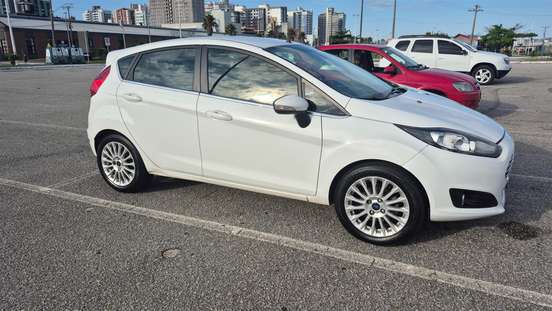 FORD-FIESTA-2014