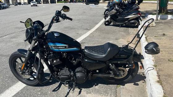 HARLEY-DAVIDSON SPORTSTER IRON 1200 