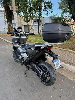 HONDA-X-ADV-2023
