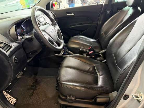 HYUNDAI-HB20X-1.6 16V STYLE FLEX 4P AUTOMÁTICO HYUNDAI-HB20X-2017