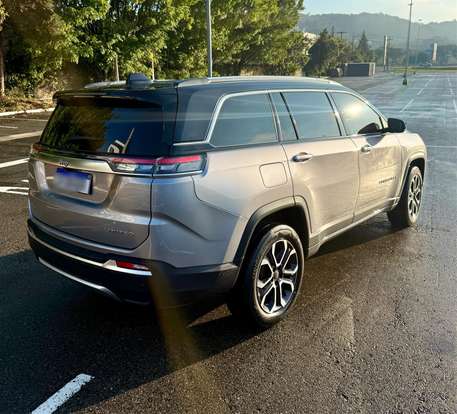 JEEP-COMMANDER-2023