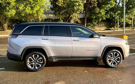 JEEP-COMMANDER-2023