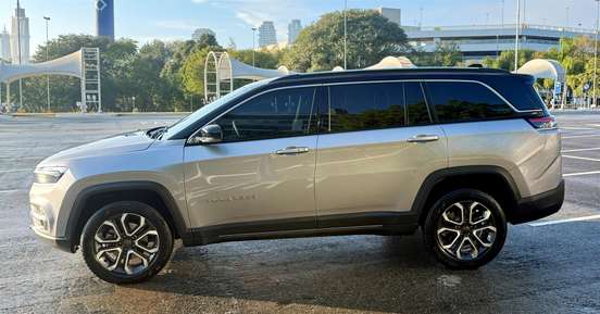 JEEP-COMMANDER-2023