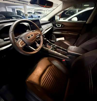 JEEP-COMMANDER-2023