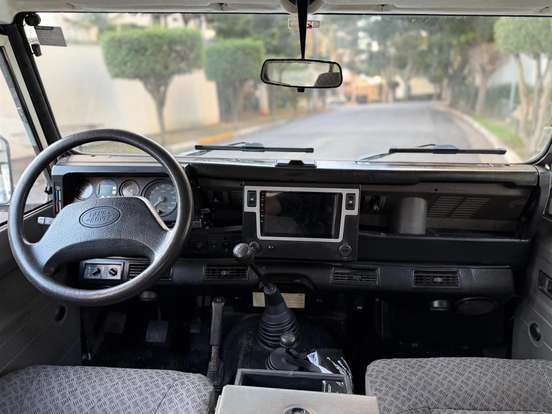 LAND ROVER-DEFENDER-2001