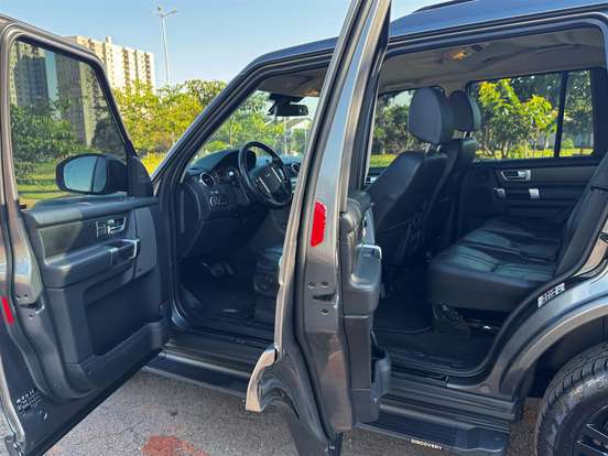 LAND ROVER-DISCOVERY 4-3.0 SE 4X4 V6 24V BI-TURBO DIESEL 4P AUTOMÁTICO LAND ROVER-DISCOVERY 4-2015