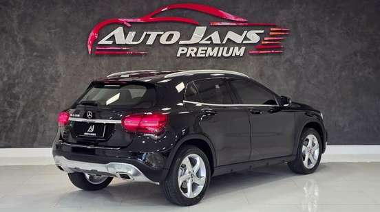 MERCEDES-BENZ-GLA 200-2019