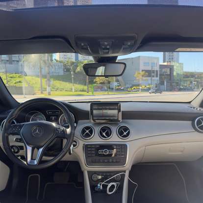 MERCEDES-BENZ-GLA 200-2015