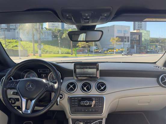MERCEDES-BENZ-GLA 200-1.6 CGI VISION 16V TURBO FLEX 4P AUTOMÁTICO MERCEDES-BENZ-GLA 200-2015