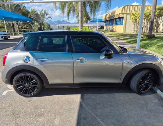 MINI-COOPER-2.0 S EXCLUSIVE 16V TURBO GASOLINA 4P AUTOMÁTICO MINI-COOPER-2017
