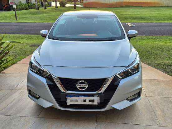 NISSAN-VERSA-2021