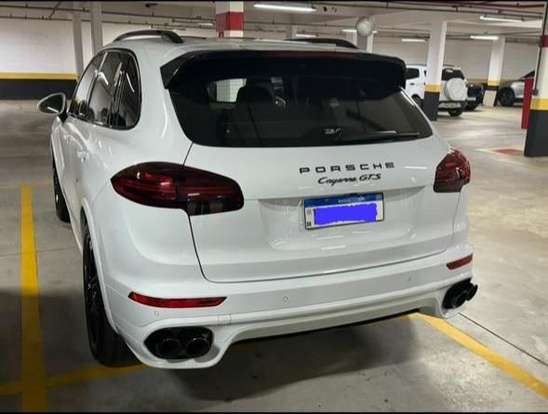 PORSCHE-CAYENNE-2015