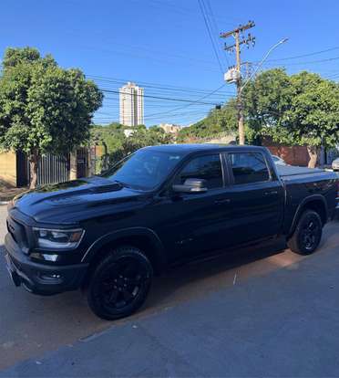 RAM-1500-5.7 V8 GASOLINA REBEL CD 4X4 AUTOMÁTICO RAM-1500-2021