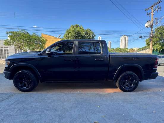 RAM-1500-5.7 V8 GASOLINA REBEL CD 4X4 AUTOMÁTICO RAM-1500-2021