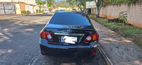 TOYOTA-COROLLA-2010