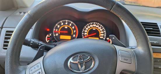 TOYOTA-COROLLA-2010