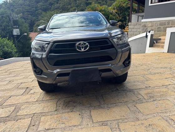 TOYOTA HILUX 2.8 D-4D TURBO DIESEL CD SR 4X4 AUTOMÁTICO