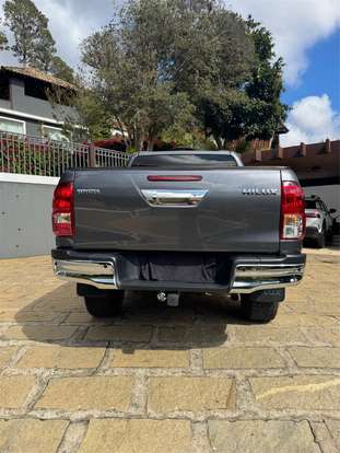 TOYOTA-HILUX-2025