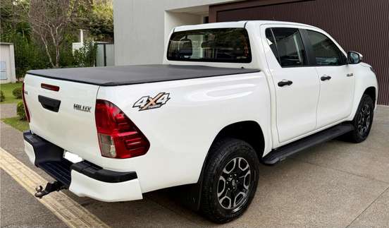 TOYOTA-HILUX-2020