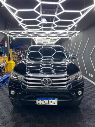 TOYOTA HILUX 2.8 SRX 4X4 CD 16V DIESEL 4P AUTOMÁTICO