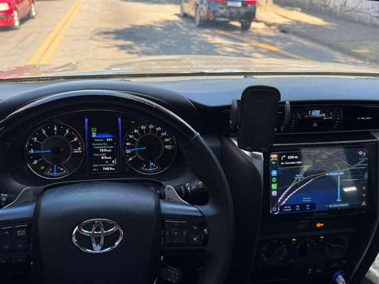 TOYOTA-HILUX SW4-2.7 SR 7 LUGARES 4X2 16V FLEX 4P AUTOMÁTICO TOYOTA-HILUX SW4-2017