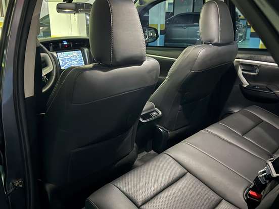 TOYOTA-HILUX SW4-2017