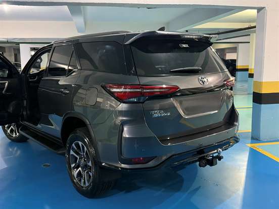TOYOTA-HILUX SW4-2.7 SR 7 LUGARES 4X2 16V FLEX 4P AUTOMÁTICO TOYOTA-HILUX SW4-2017