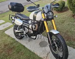 TRIUMPH BONNEVILLE SCRAMBLER 1200 XE TRIUMPH BONNEVILLE SCRAMBLER 1200 XE