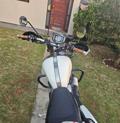 TRIUMPH-BONNEVILLE SCRAMBLER 1200 XE-2019