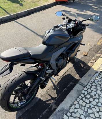 TRIUMPH-DAYTONA 660-2024
