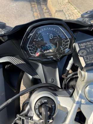TRIUMPH-DAYTONA 660-2024