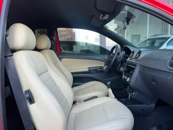 VOLKSWAGEN-SAVEIRO-2014