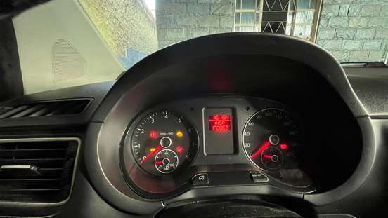 VOLKSWAGEN-FOX-2012