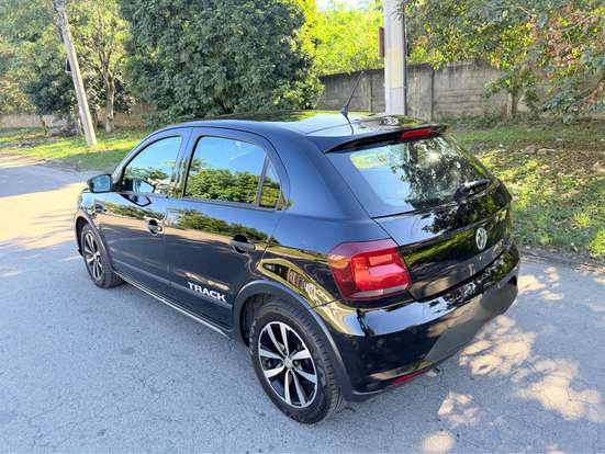 VOLKSWAGEN-GOL-2017