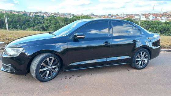 VOLKSWAGEN JETTA 2.0 COMFORTLINE FLEX 4P TIPTRONIC
