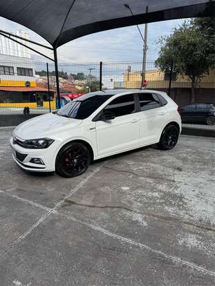VOLKSWAGEN-POLO-2021