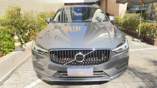 VOLVO-XC60-2017