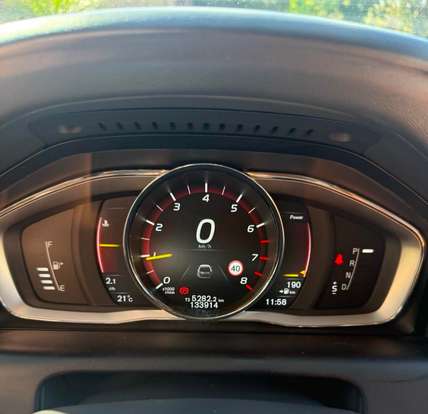 VOLVO-XC60-2016