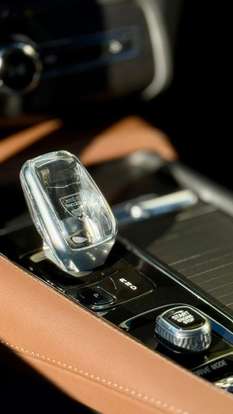 VOLVO-XC90-2020
