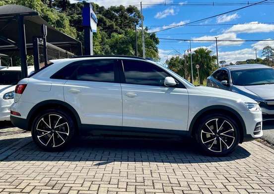 AUDI-Q3-2018