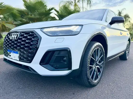 AUDI-Q5-2021